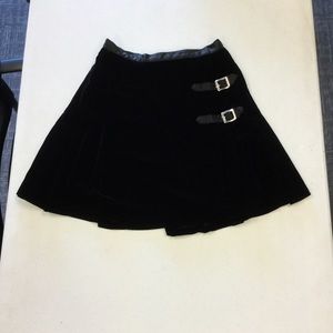 The Limited Black Velvet Skirt Size 6